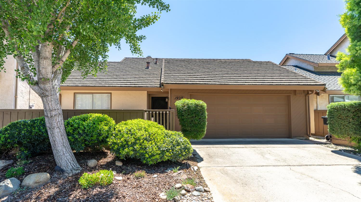 Detail Gallery Image 1 of 1 For 1928 Bur Oak Dr, Modesto,  CA 95354 - 3 Beds | 2 Baths