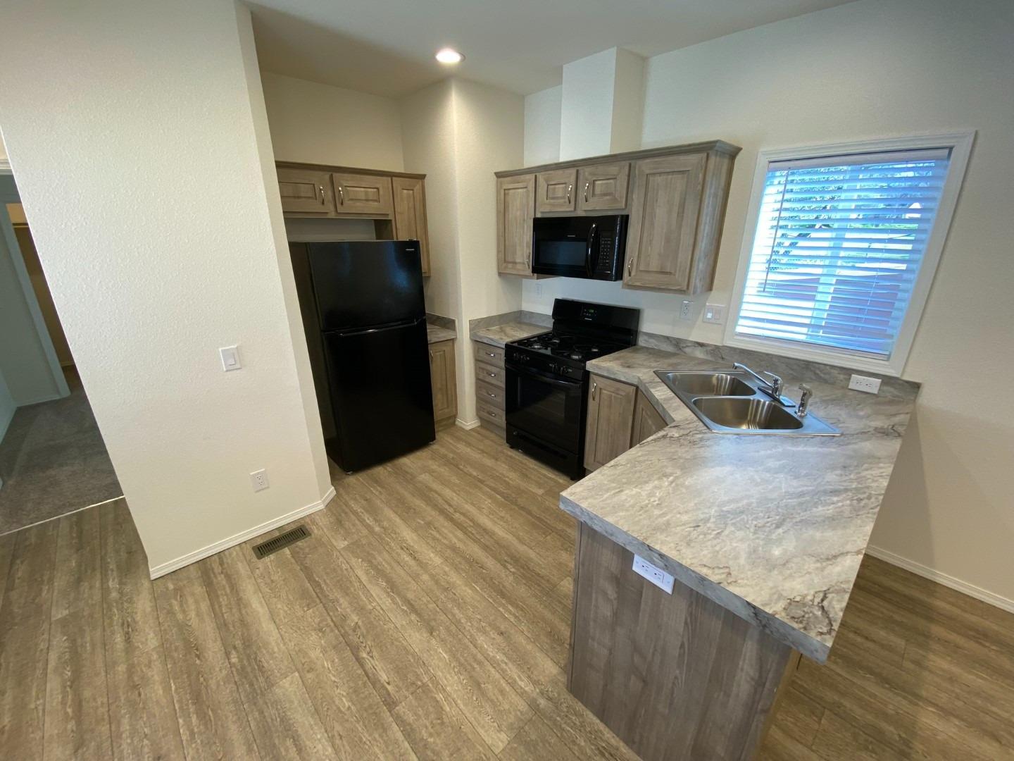 Detail Gallery Image 8 of 16 For 3415 Oro Dam Blvd. E 117, Oroville,  CA 95966 - 3 Beds | 2 Baths