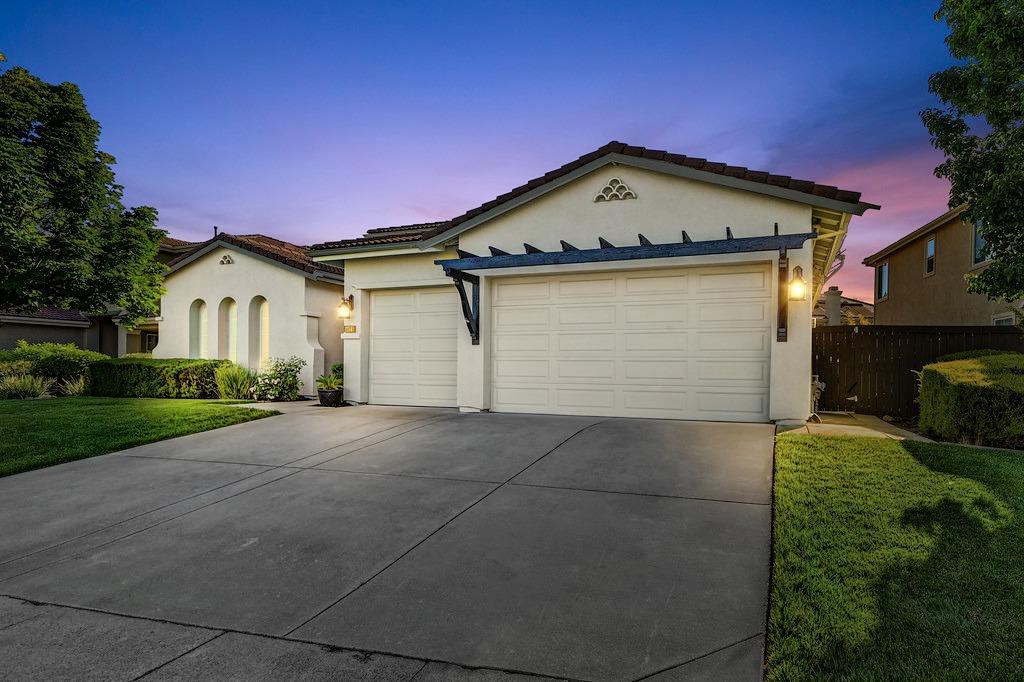 Detail Gallery Image 1 of 1 For 5023 Stroman Ln, Sacramento,  CA 95835 - 4 Beds | 2 Baths