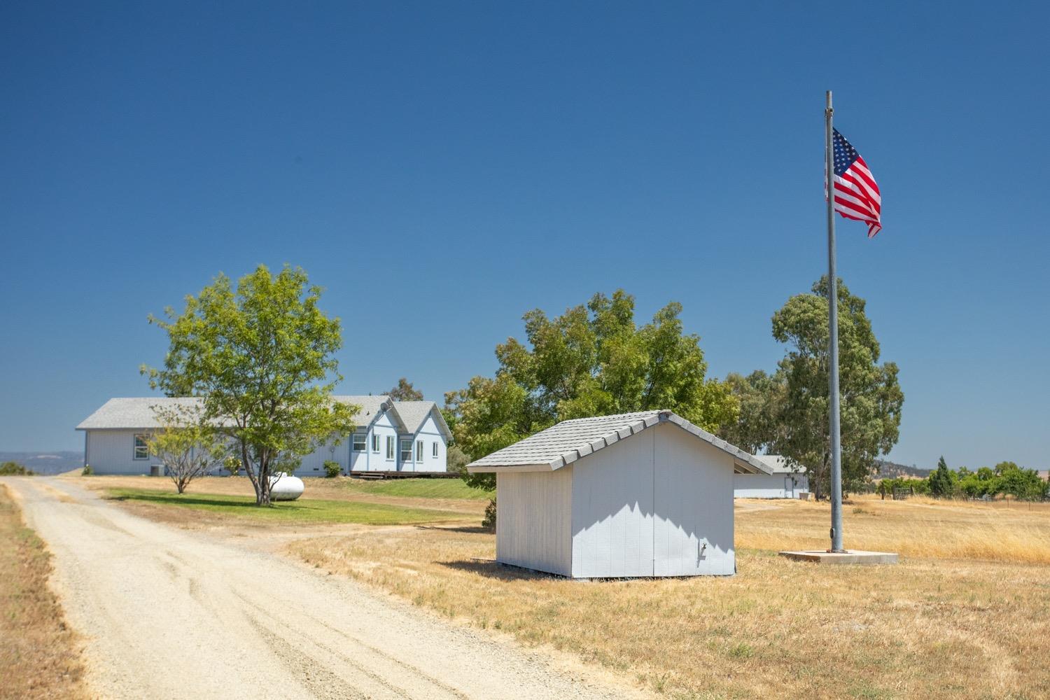 Jamestown Court, Marysville, California image 9