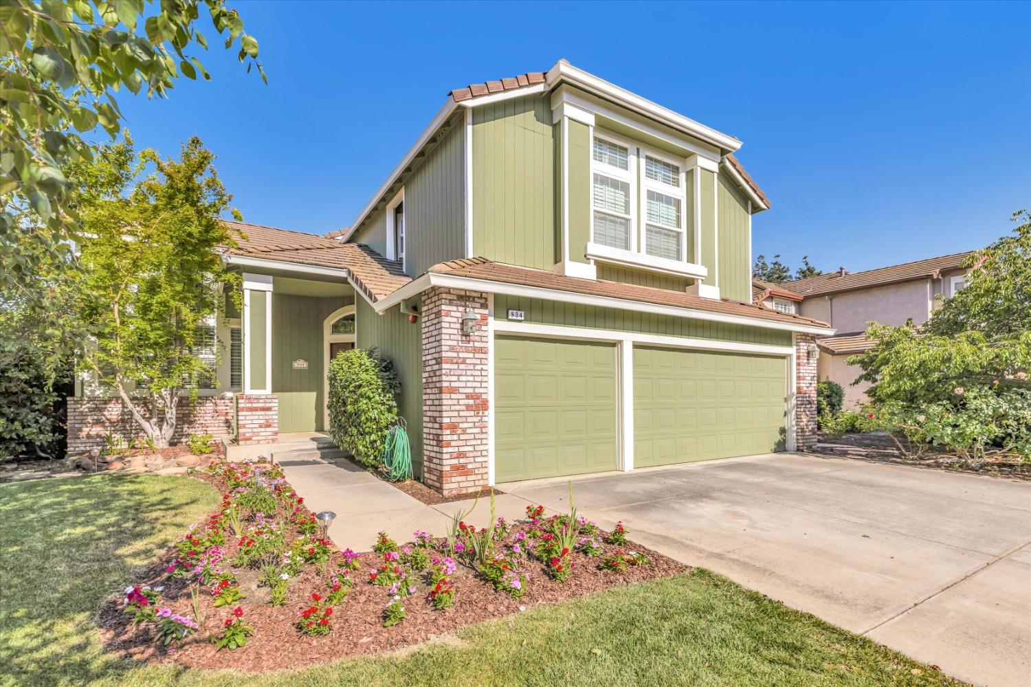 Detail Gallery Image 1 of 1 For 934 Loyola Way, Livermore,  CA 94550 - 4 Beds | 2/1 Baths
