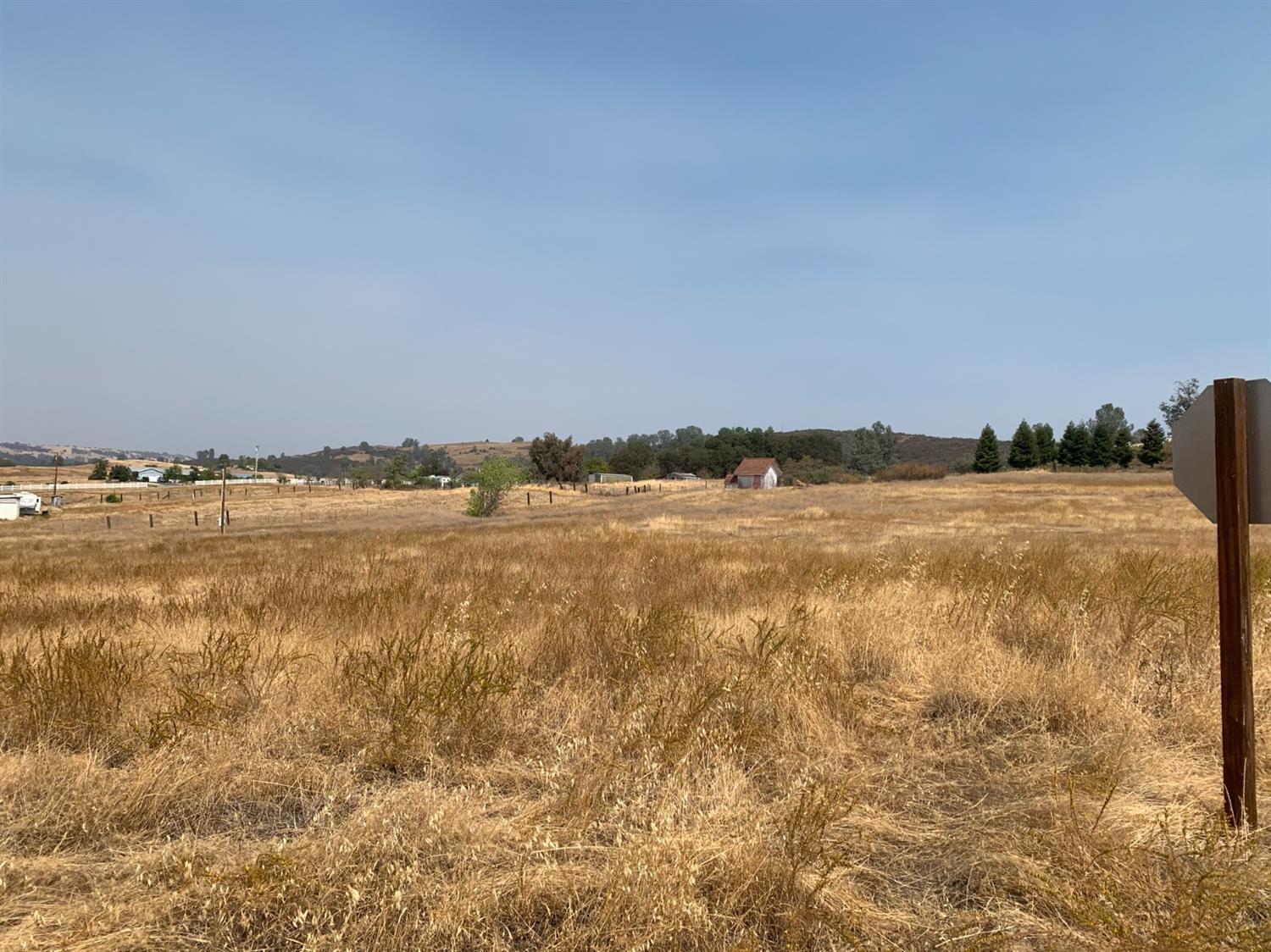 Photo of 25 N Shore Ct in Valley Springs, CA