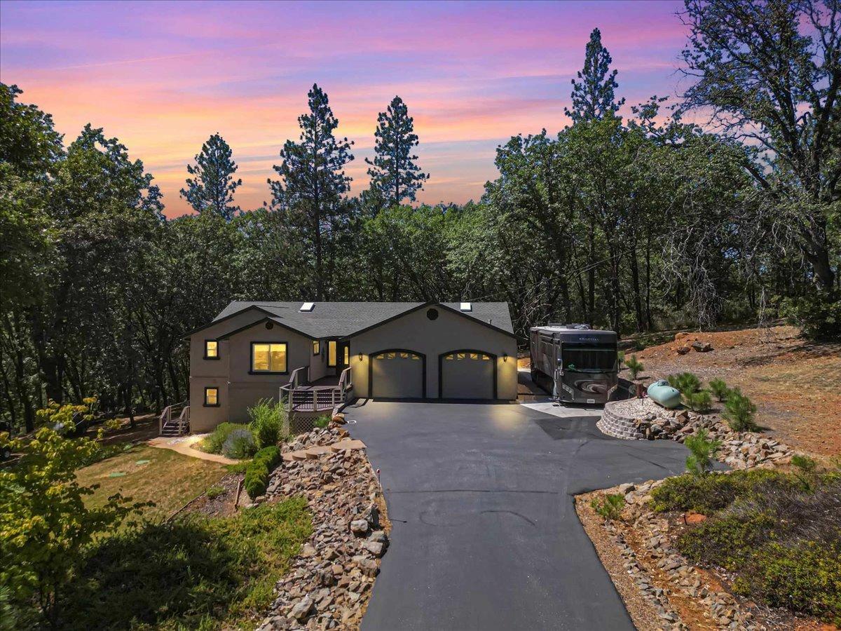 Photo of 10790 Alta Sierra Dr in Grass Valley, CA