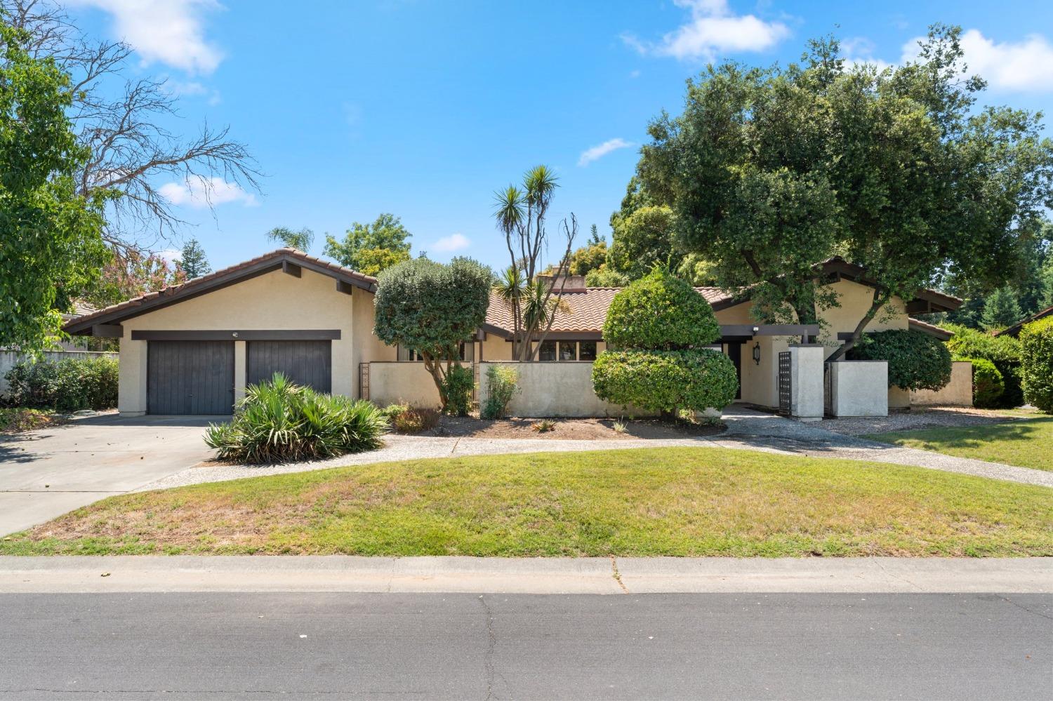 Photo of 44387 Clubhouse Dr in El Macero, CA