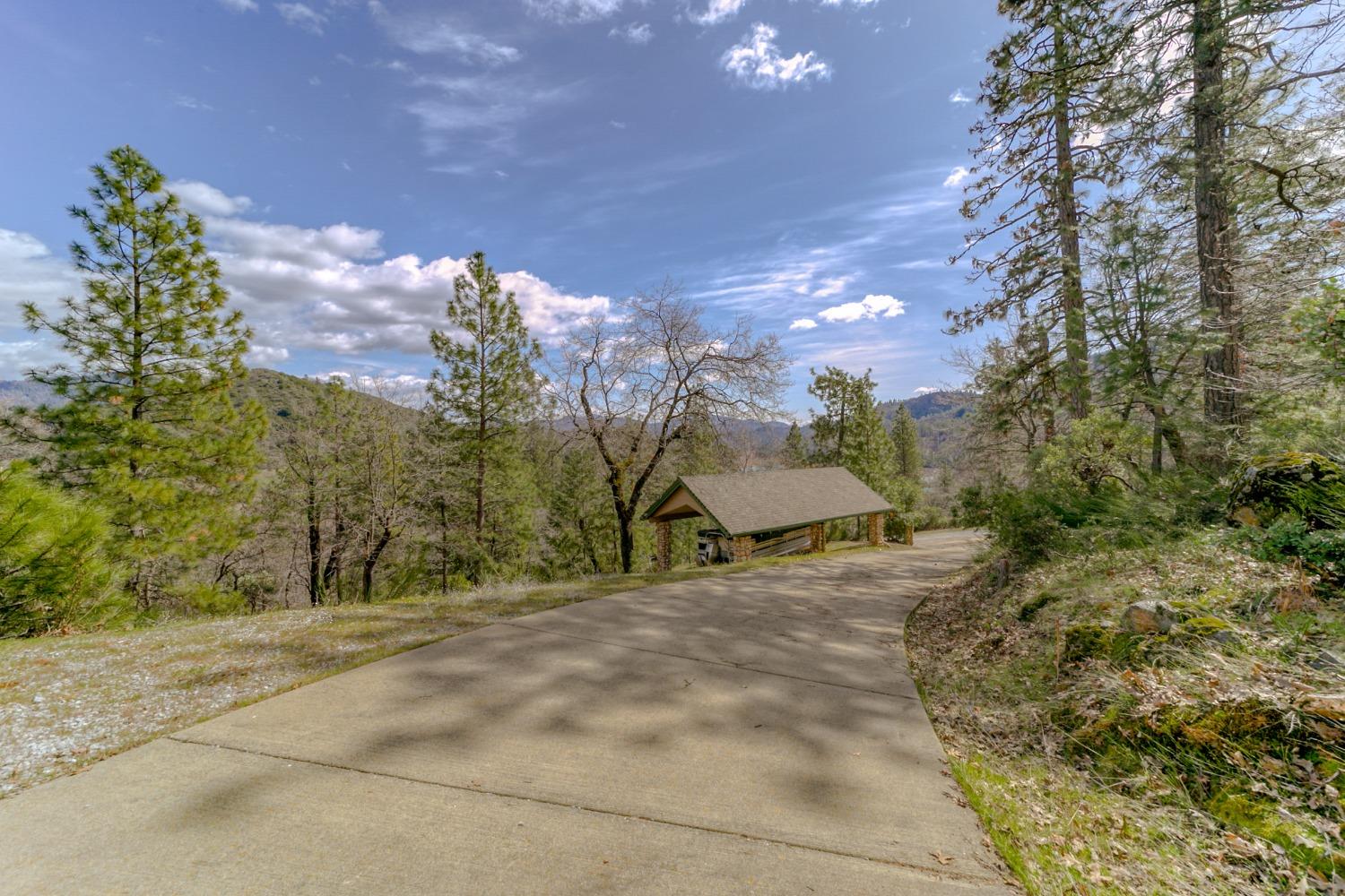 Oak Knoll Drive, Lakehead, California image 40