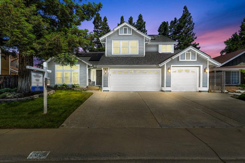 Photo of 5805 Valley Springs Wy in Elk Grove, CA