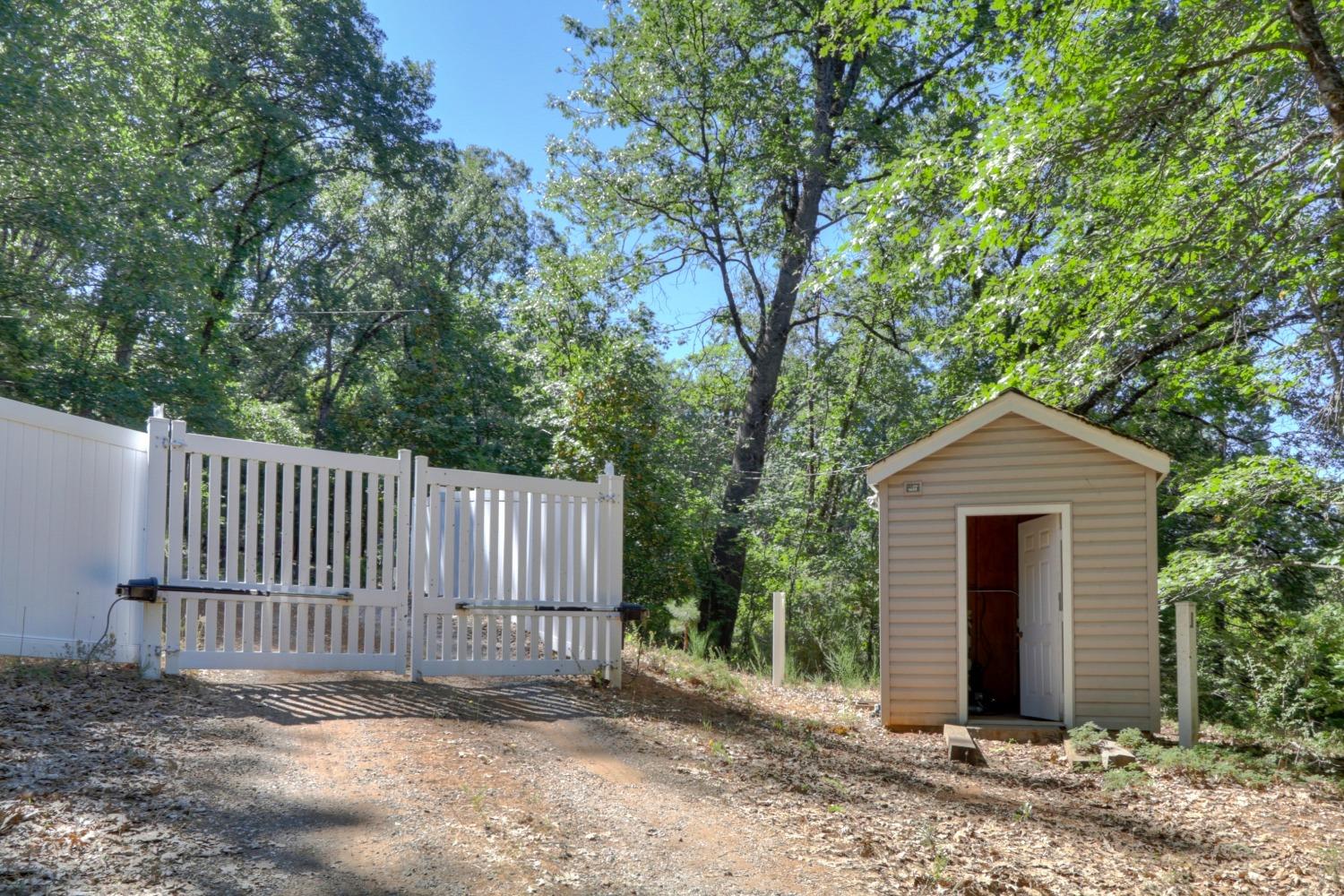 Bush Road, Nevada City, California image 18