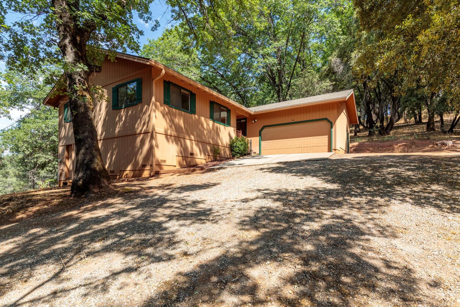 Photo of 21093 Post Chaise Cir in Grass Valley, CA