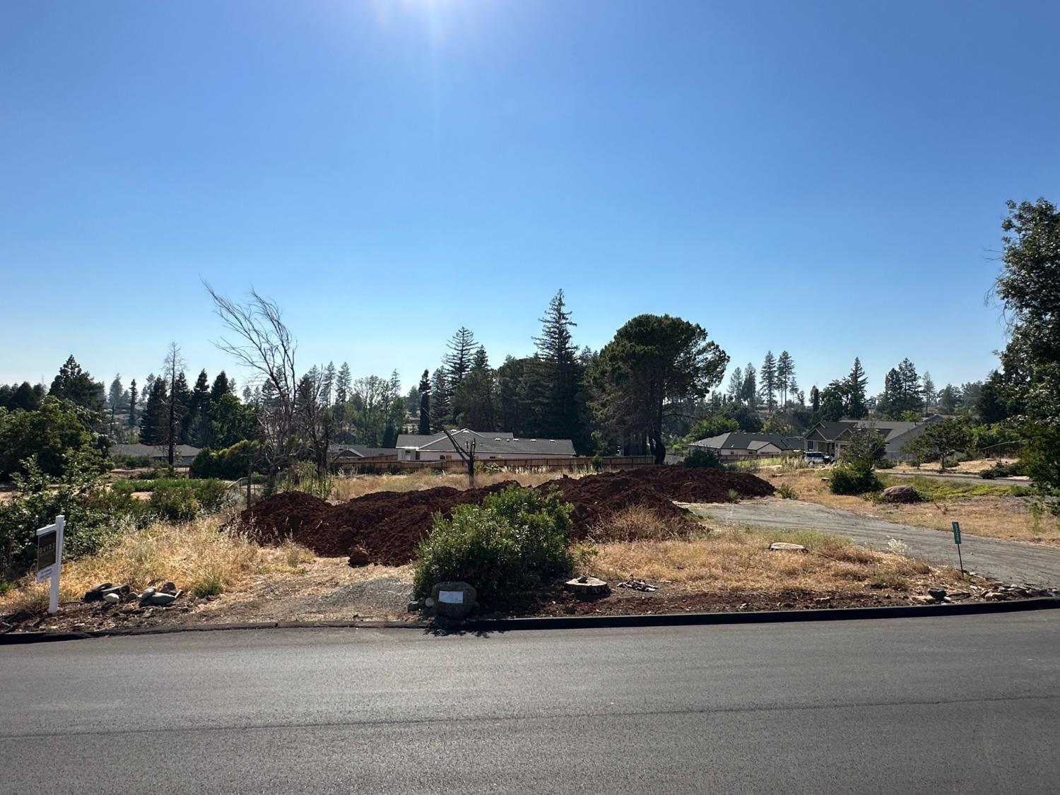Photo of 5225 Country Club Dr in Paradise, CA