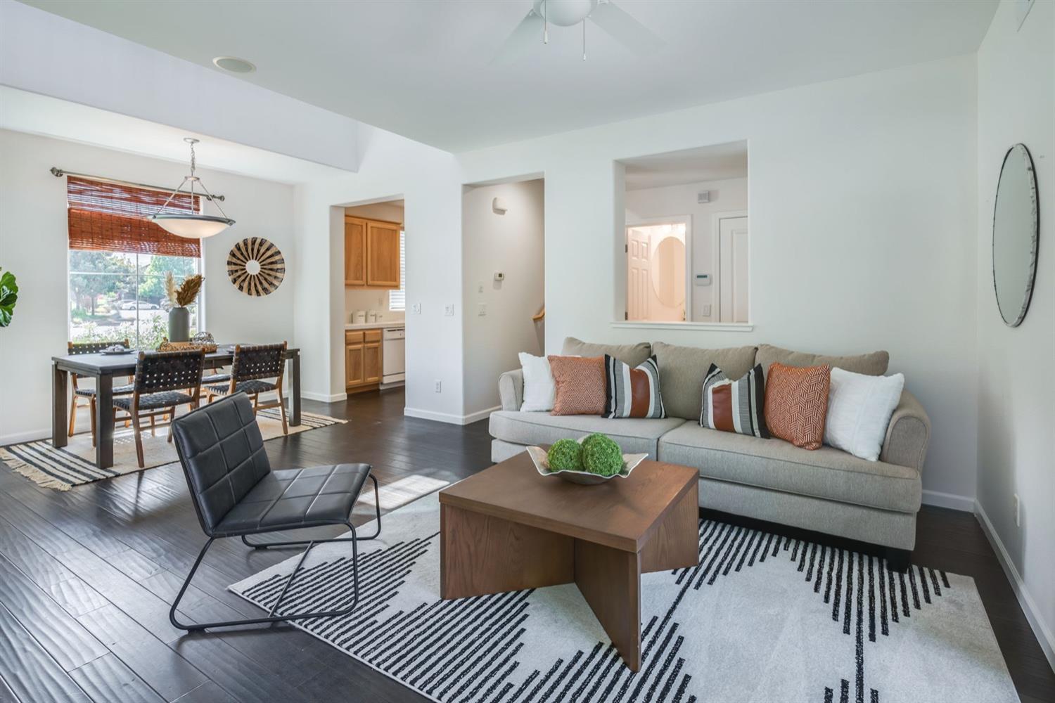 Photo of 824 Sinter Ln in West Sacramento, CA