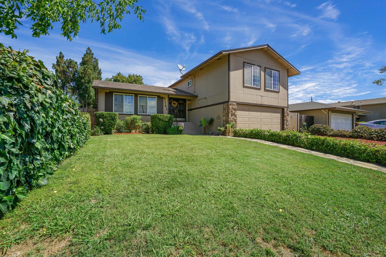 Photo of 9161 Starina Wy in Sacramento, CA