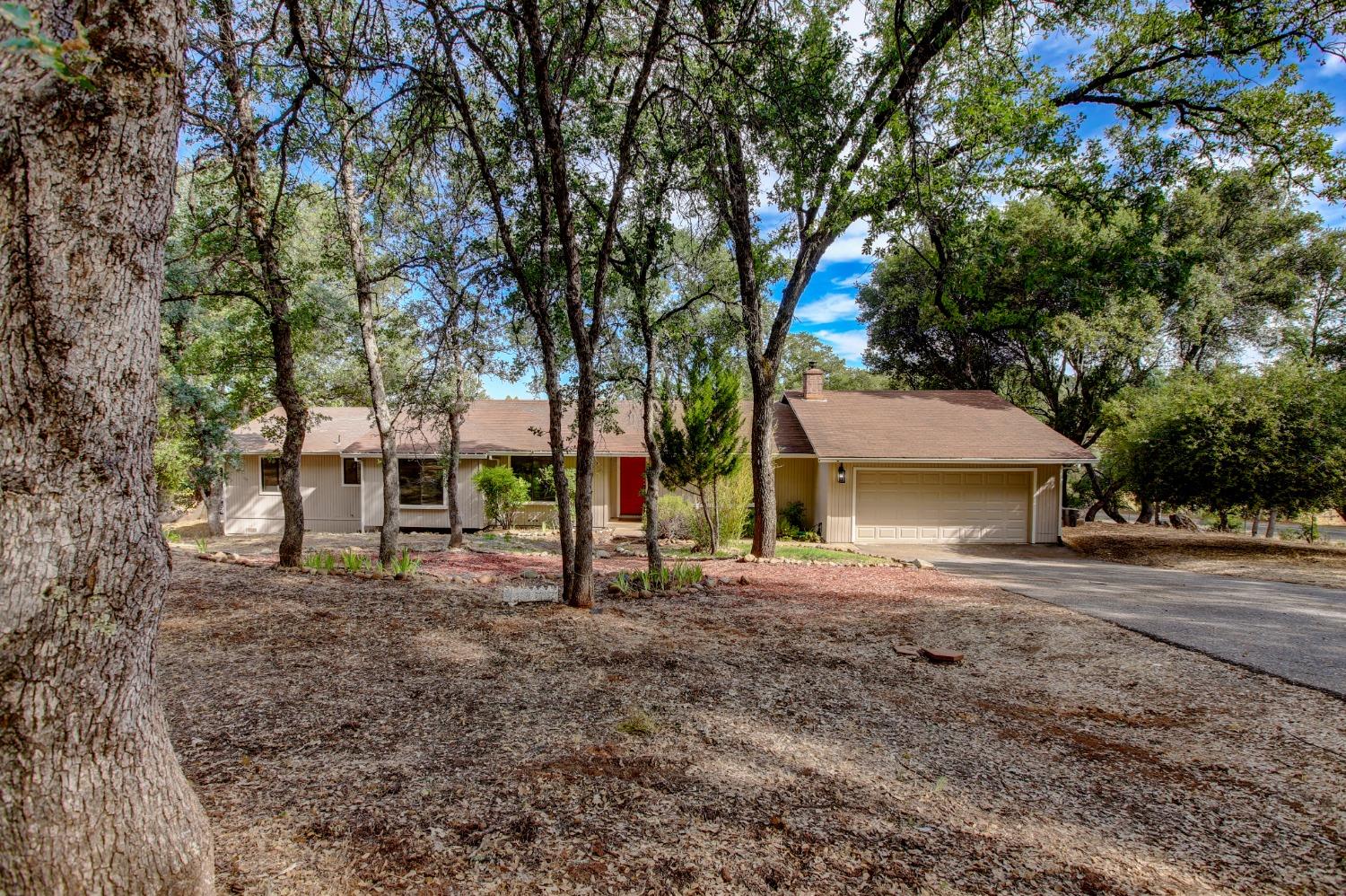 Photo of 23034 Spyglass Ct in Auburn, CA