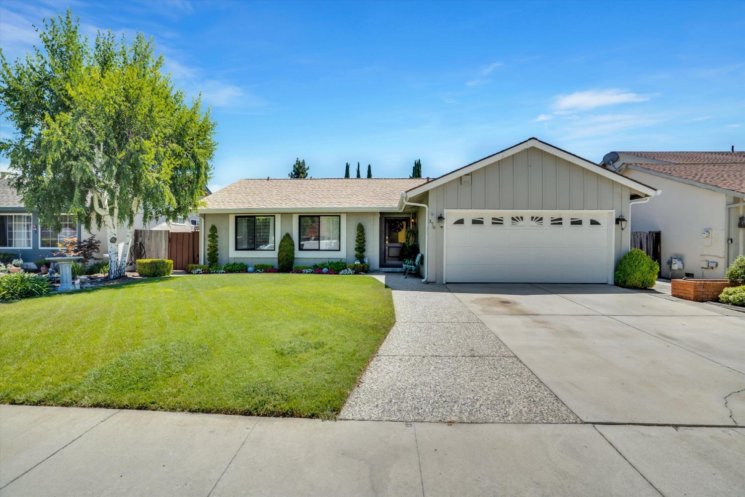Detail Gallery Image 1 of 1 For 370 Allegan Cir, San Jose,  CA 95123 - 4 Beds | 2 Baths