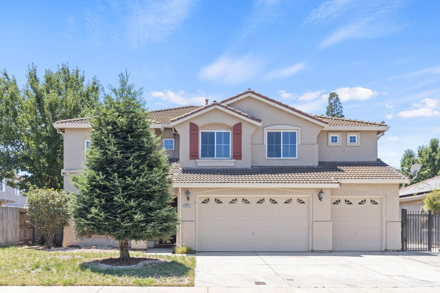 Detail Gallery Image 1 of 1 For 10641 Wellington Cir, Stockton,  CA 95209 - 5 Beds | 2/1 Baths