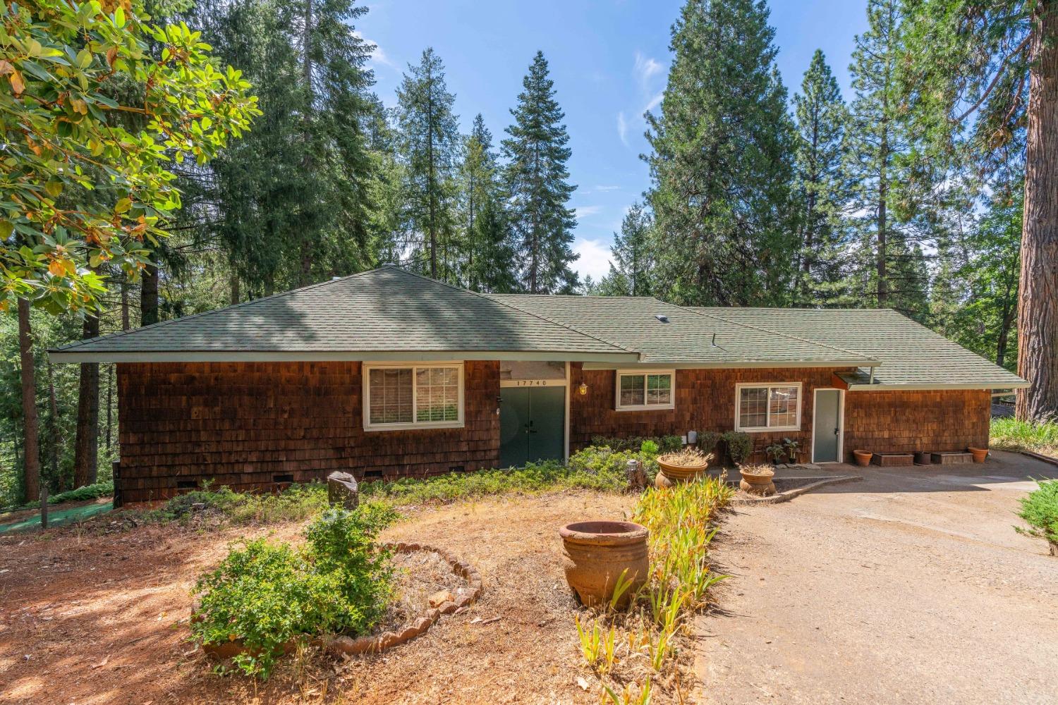 Photo of 17740 Circle View Dr in Pioneer, CA