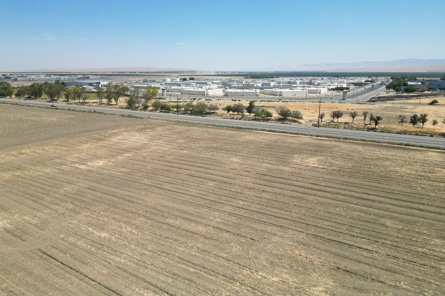 Jayne Avenue, Coalinga, California image 4