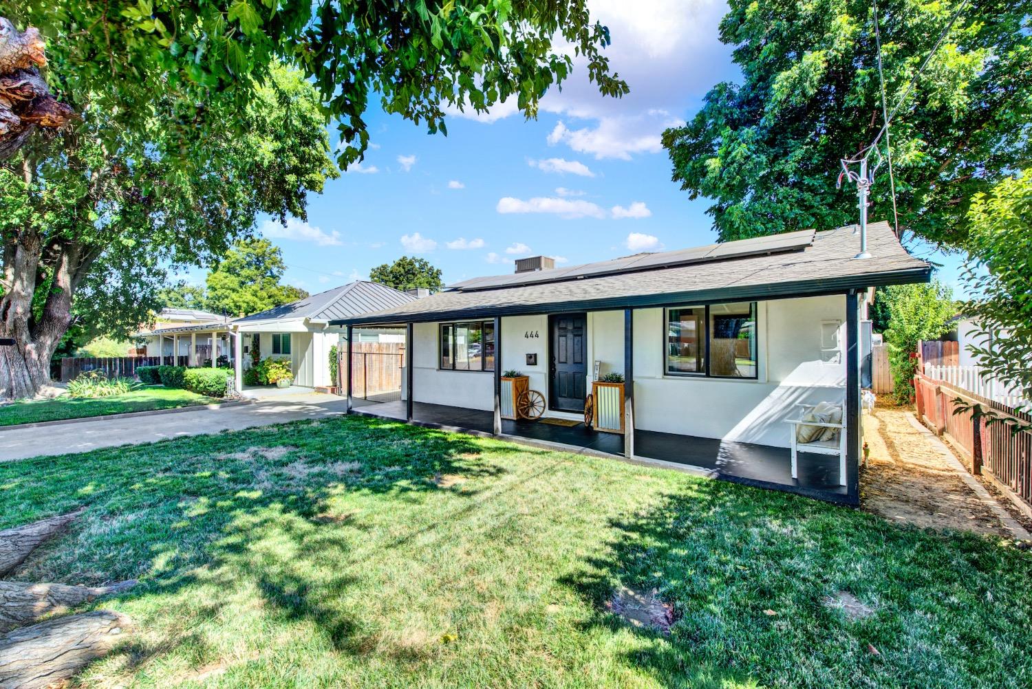 Photo of 444 Russell St in Winters, CA