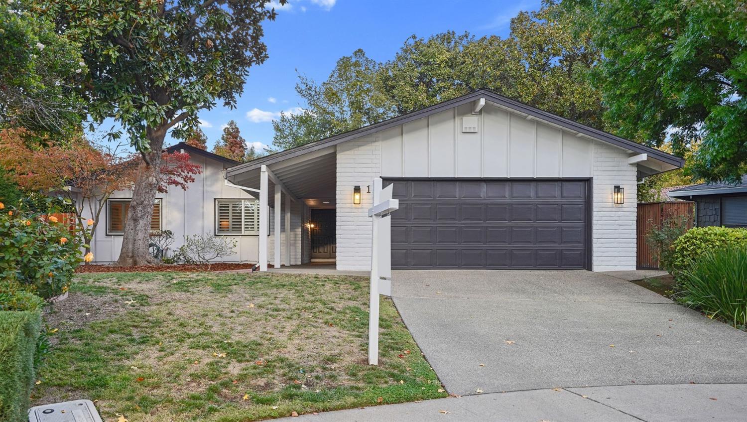 Detail Gallery Image 1 of 1 For 11 Sable Ct, Sacramento,  CA 95864 - 3 Beds | 2 Baths