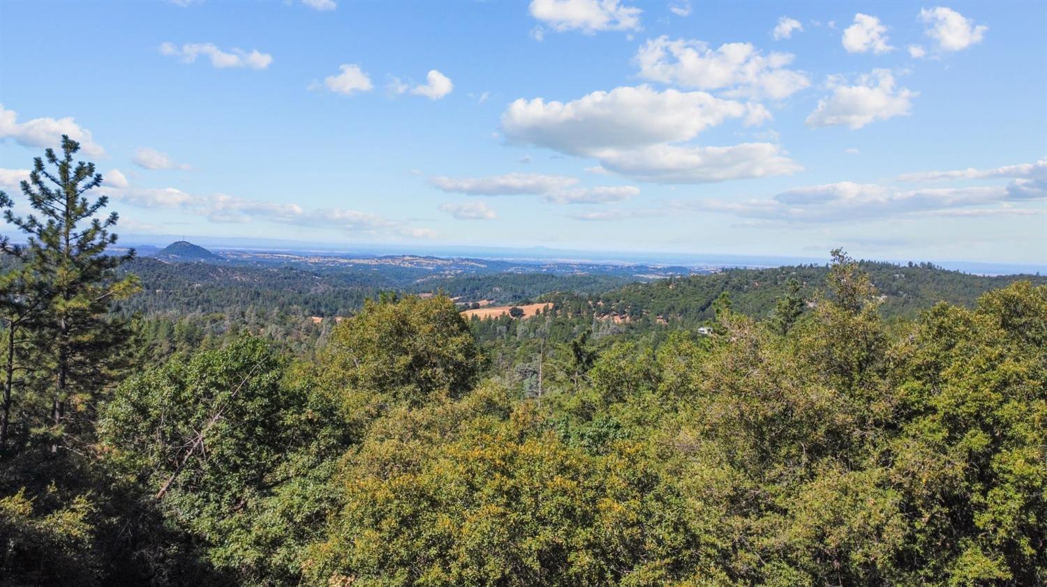 Photo of 13251 Valley Vista Ct in Pine Grove, CA