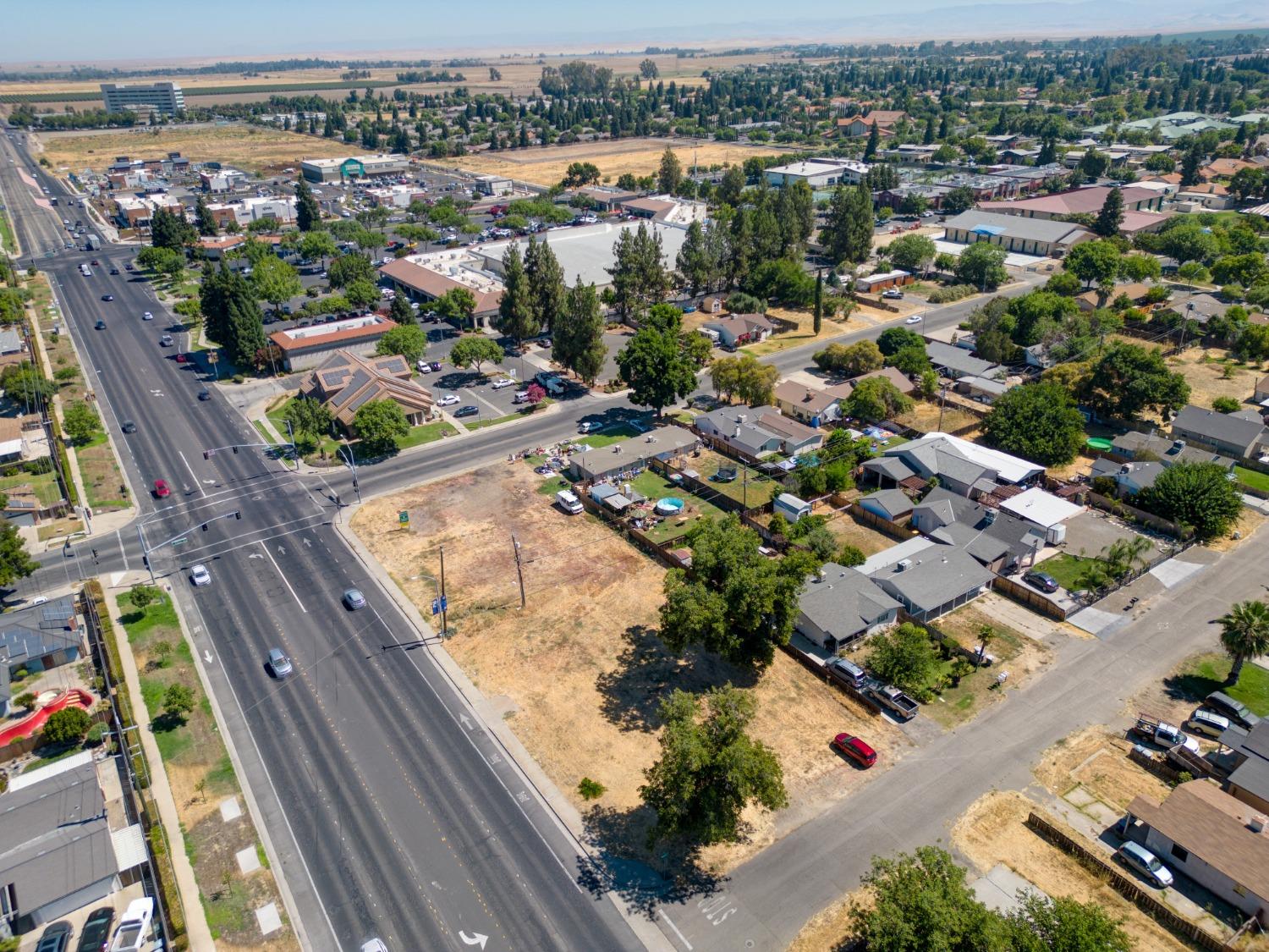 G Street, Merced, California image 5