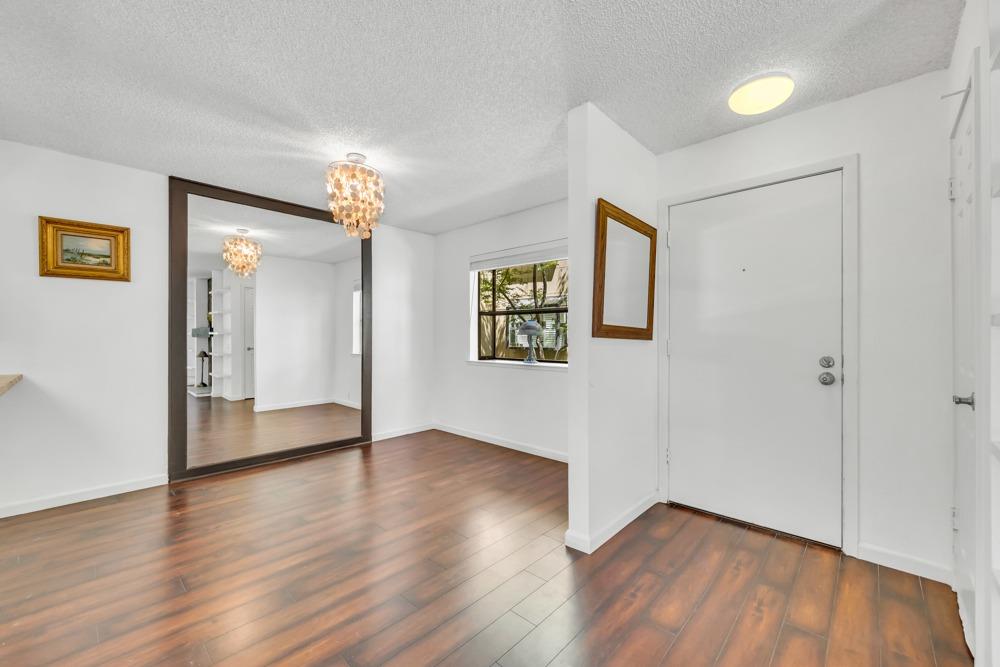 Photo #11: 223072375 Listing 