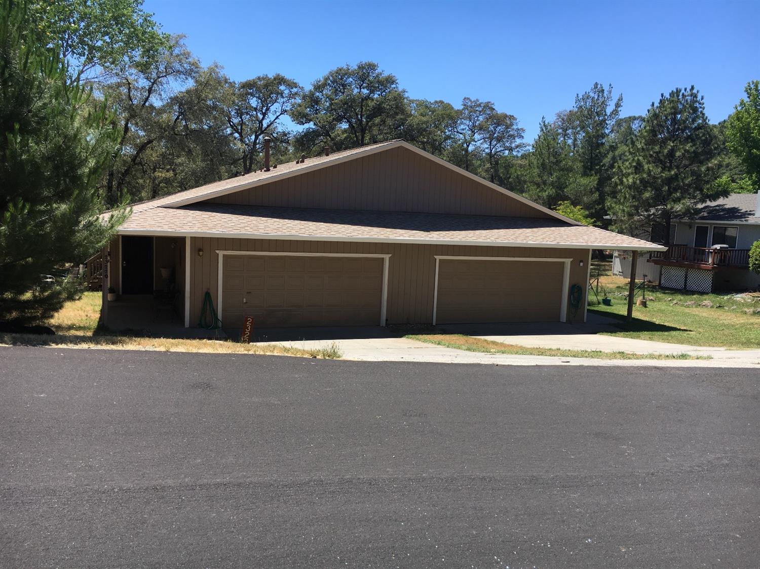 Photo of 23218-23220 Lone Pine Dr in Auburn, CA