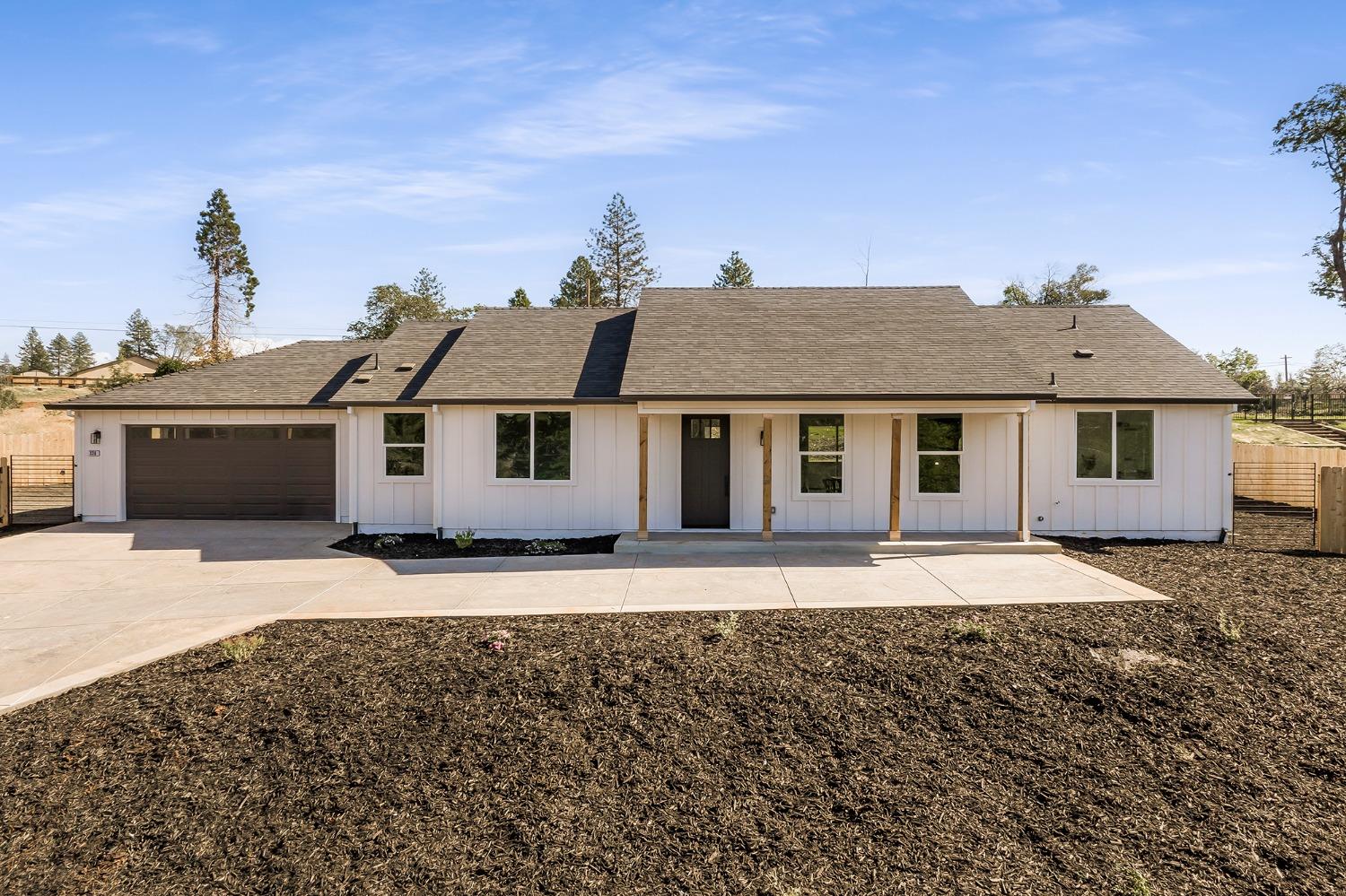 Photo of 330 Redbud Dr in Paradise, CA