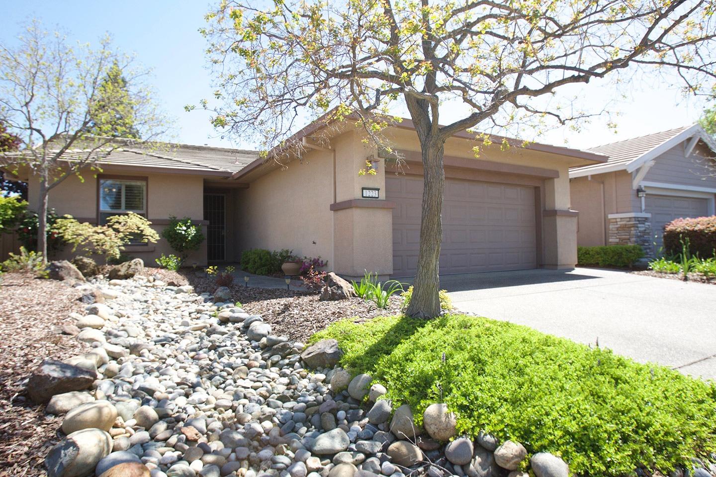 Photo of 1223 Hawthorne Ln in Lincoln, CA