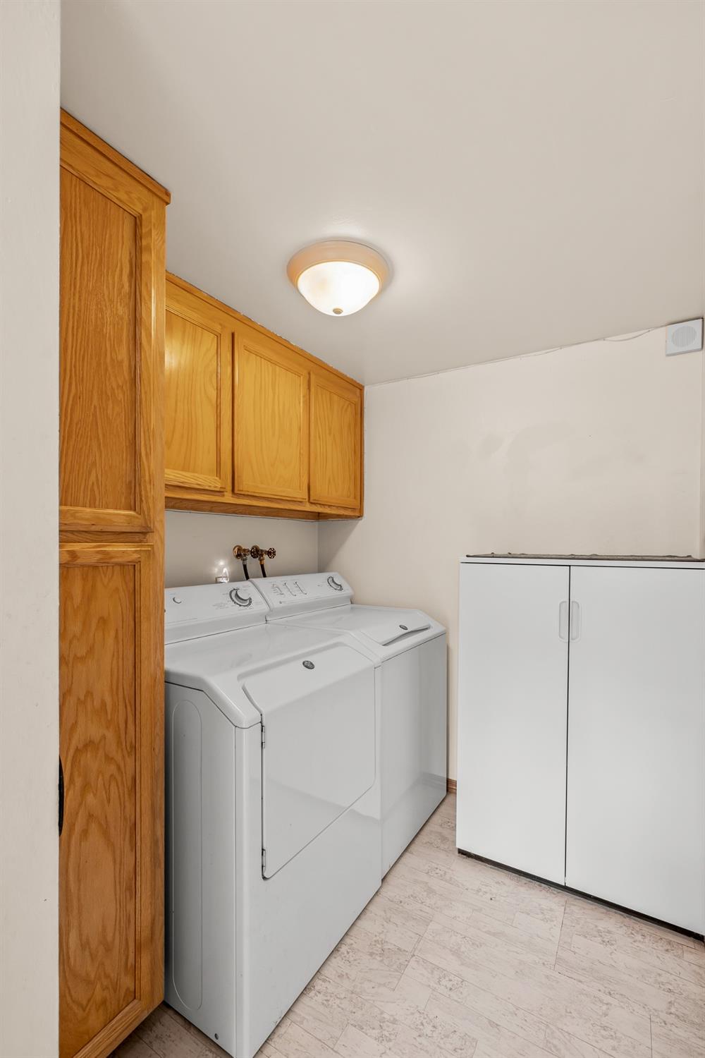 Photo #23: 223063716 Listing: Photo #23