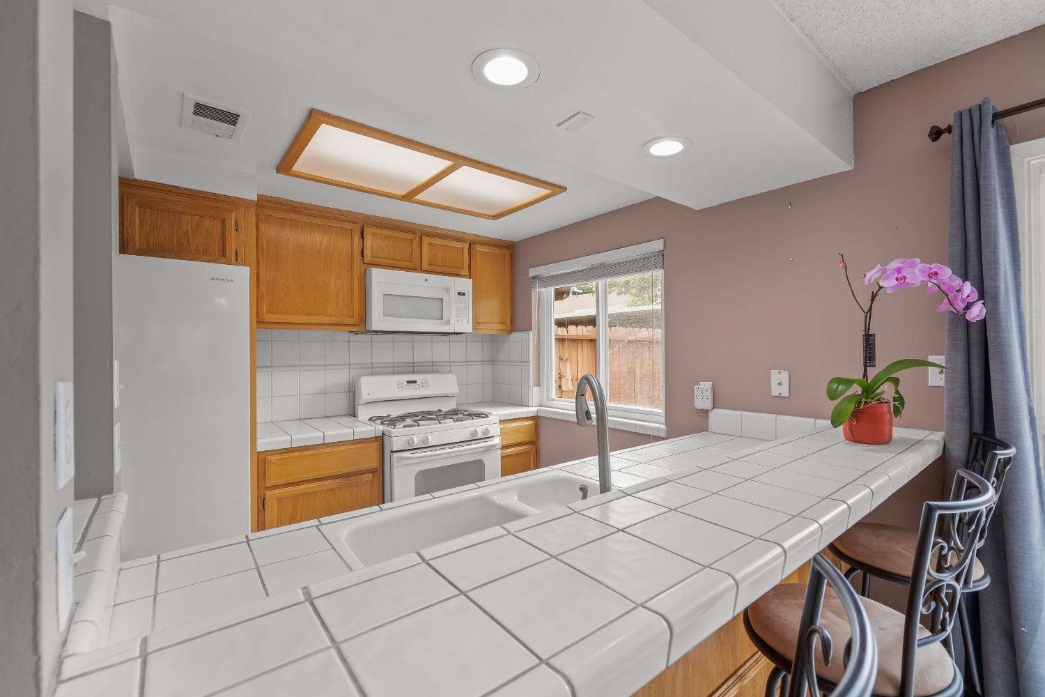 Photo #12: 223063716 Listing 