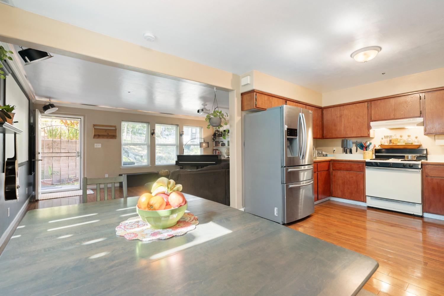 Photo #10: 223073760 Listing 