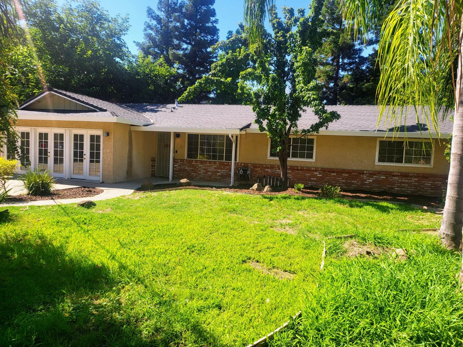 Photo of 8239 Sunrise Blvd in Citrus Heights, CA