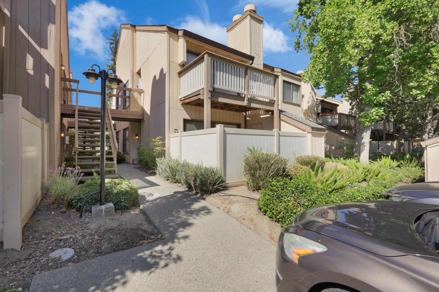 Photo of 510 Woodside Oaks #6 in Sacramento, CA