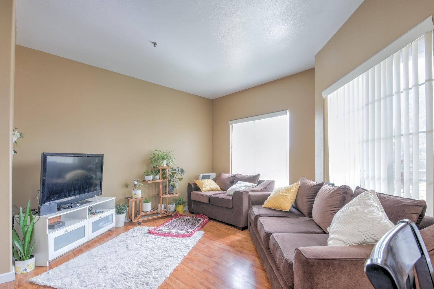 Photo #7: 223073624 Listing 
