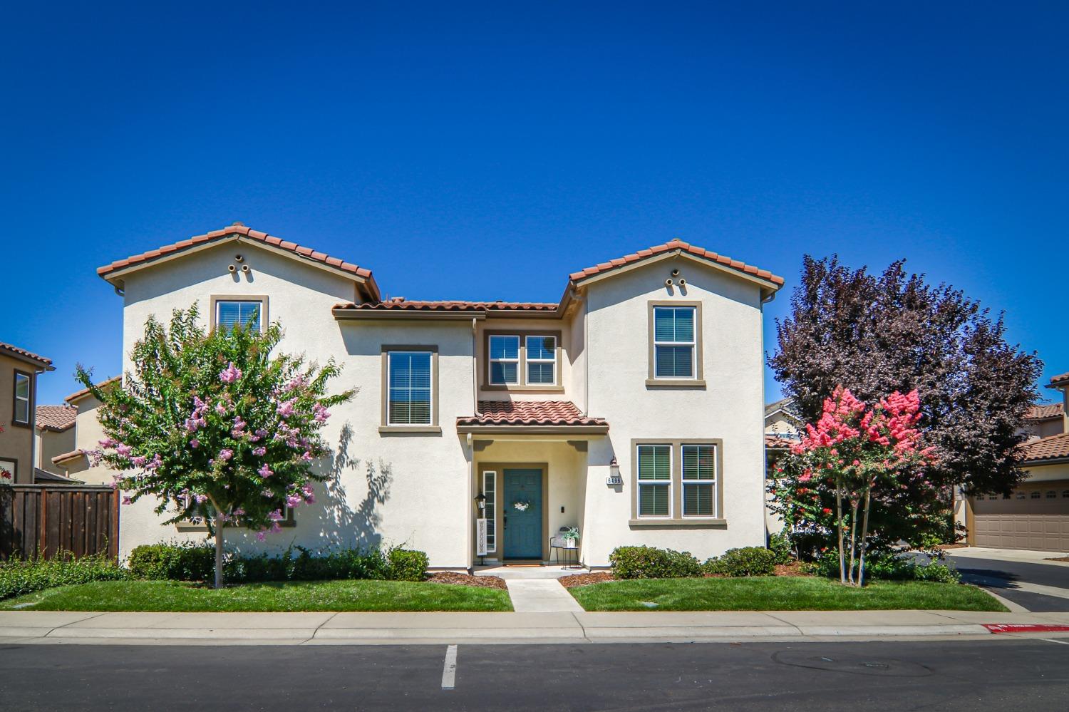 Detail Gallery Image 1 of 1 For 6496 Brando Loop, Fair Oaks,  CA 95628 - 5 Beds | 3 Baths