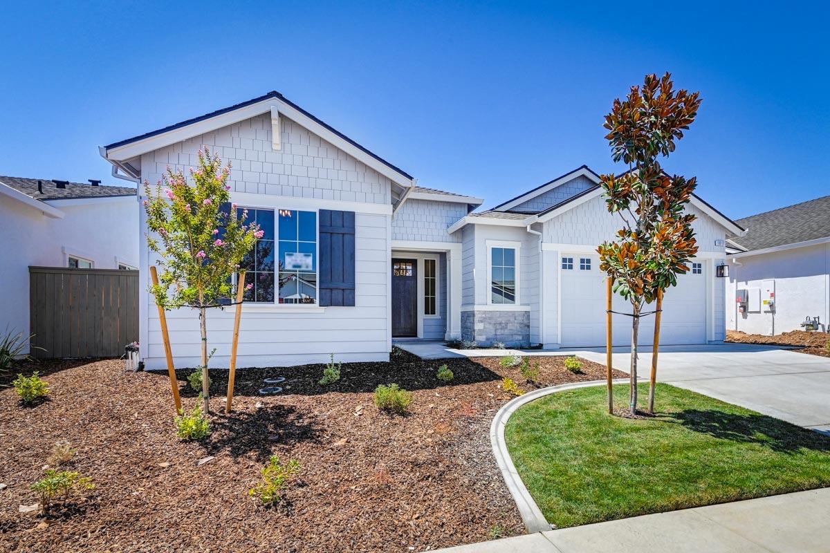 Photo of 1017 Gunnison Dr in Roseville, CA