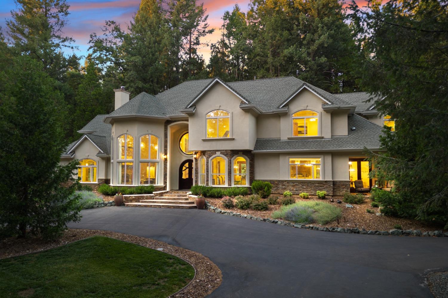 Photo of 15052 Lolas Echo Rd in Nevada City, CA