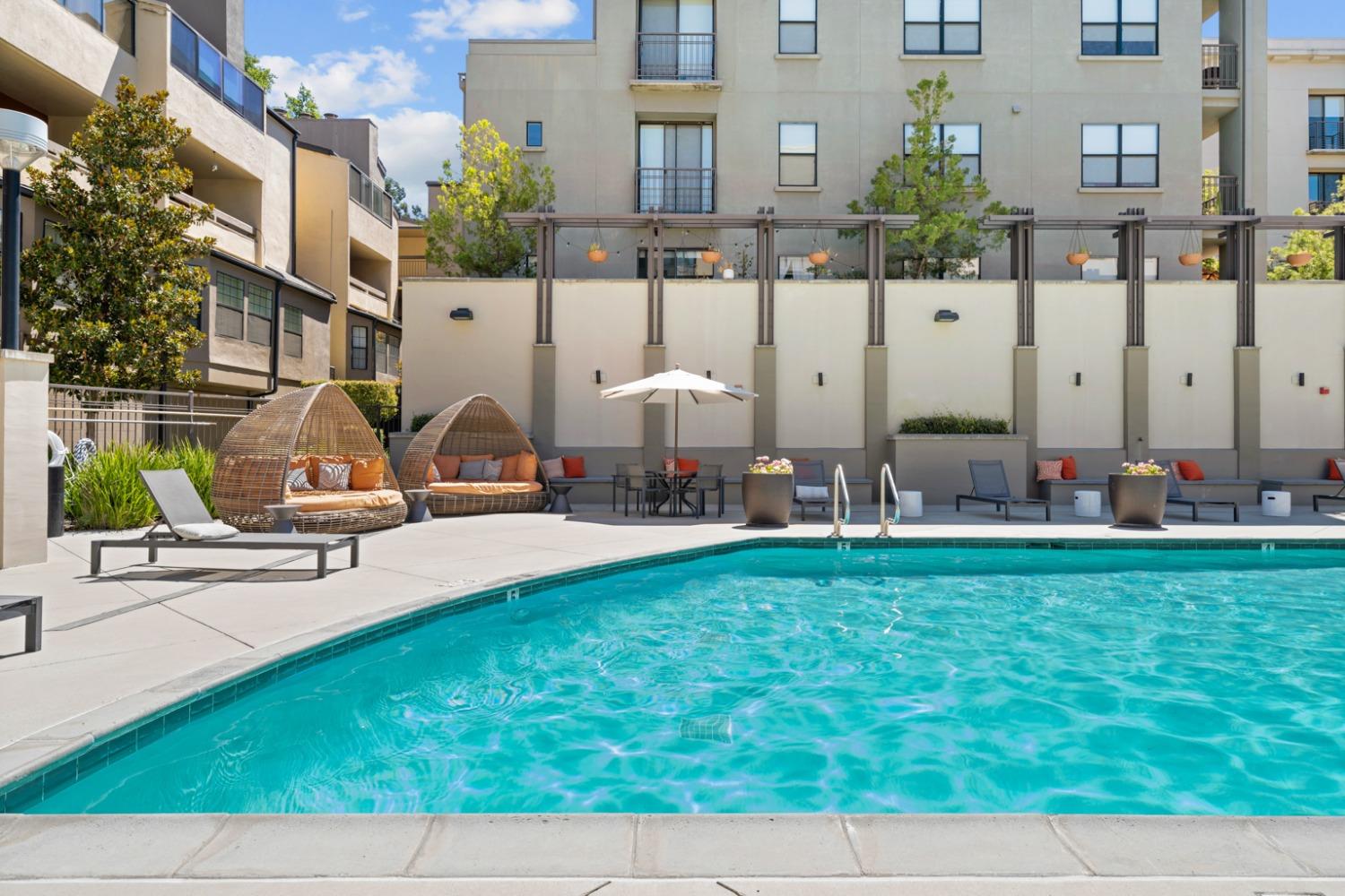 Photo #2: 223073675 Listing 