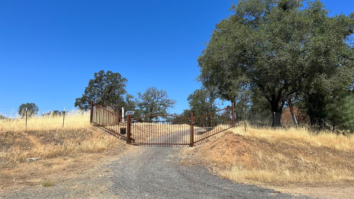 Hidden Acres Lane, Browns Valley, California image 2