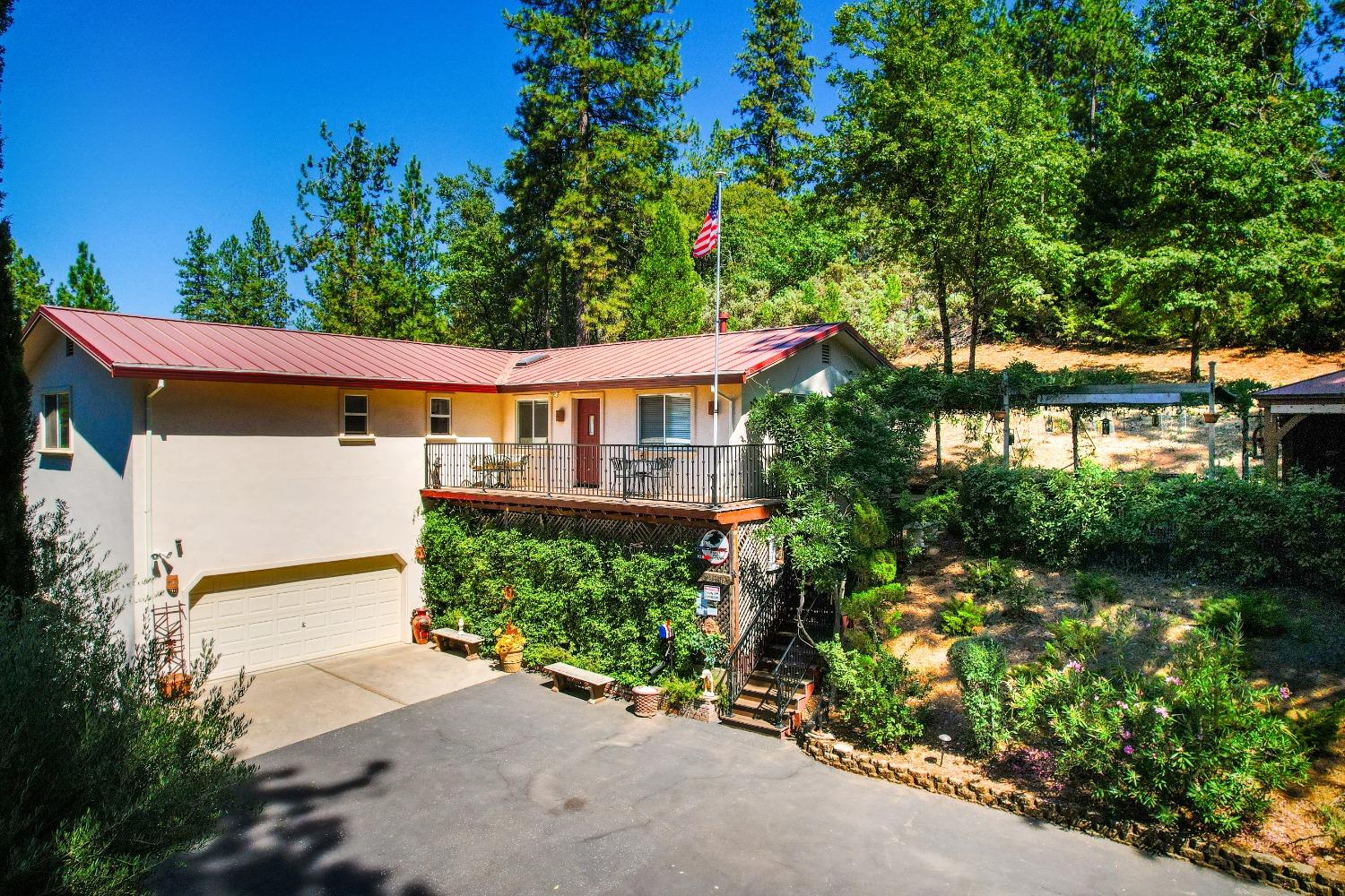 Photo of 1081 Cedar Valley Rd in Colfax, CA
