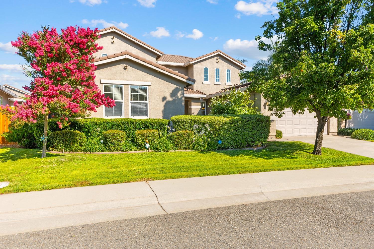 Photo of 1320 Redcliffe Ln in Lincoln, CA