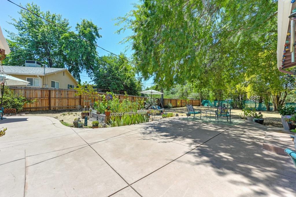Memory Way, Fair Oaks, California image 29