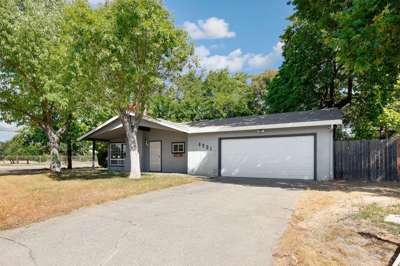 Photo of 4901 Eden Ct in Carmichael, CA