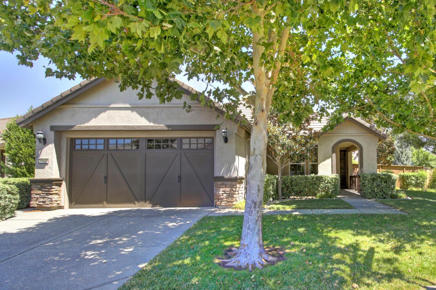 Photo of 9860 Westminster Wy in Elk Grove, CA