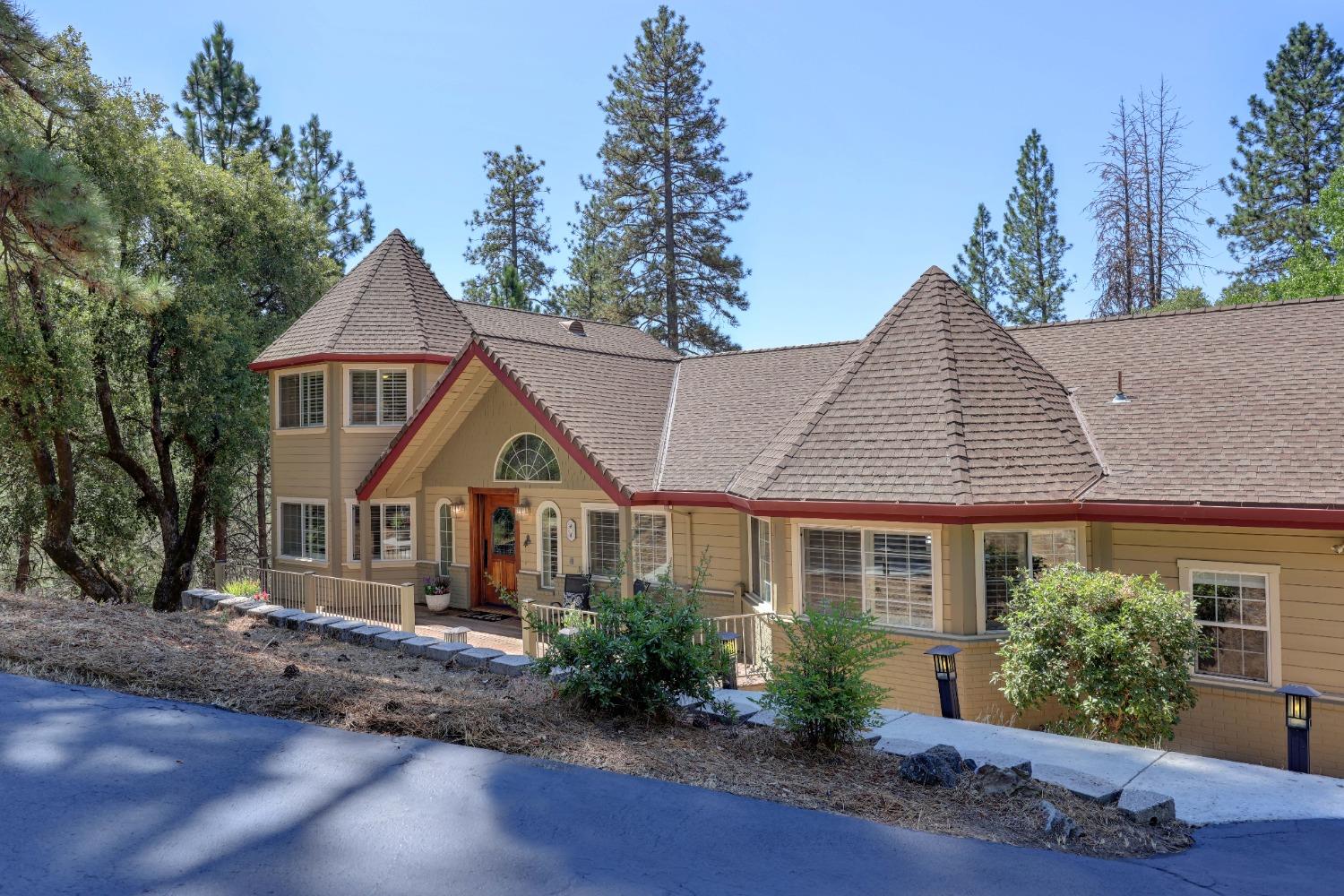 Photo of 17780 Crother Hills Rd in Meadow Vista, CA