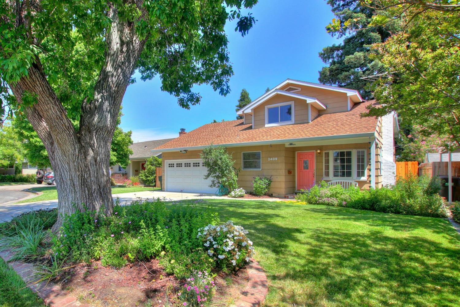 Photo of 2409 Manor Ct in Sacramento, CA