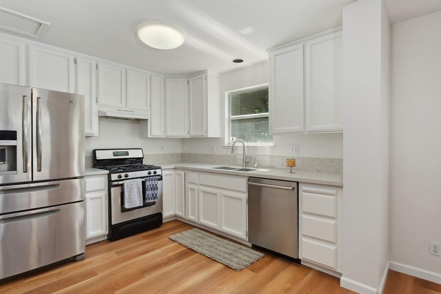 Photo #3: 223073443 Listing 