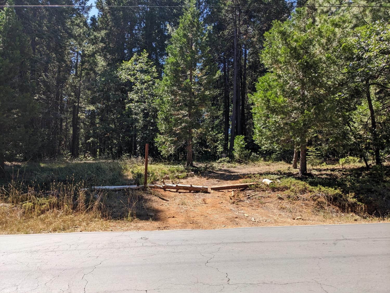 Photo of 14148 Quaker Ridge Ct in Nevada City, CA