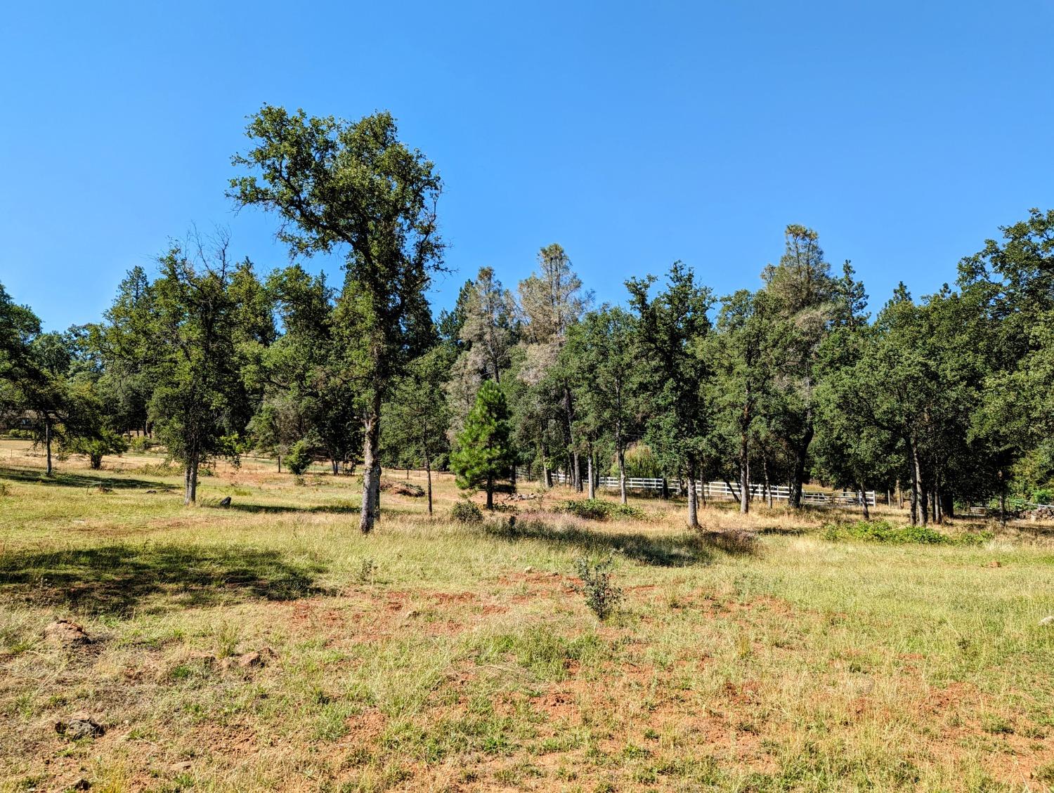 Photo of 10077 Hard Rock Rd in Rough And Ready, CA