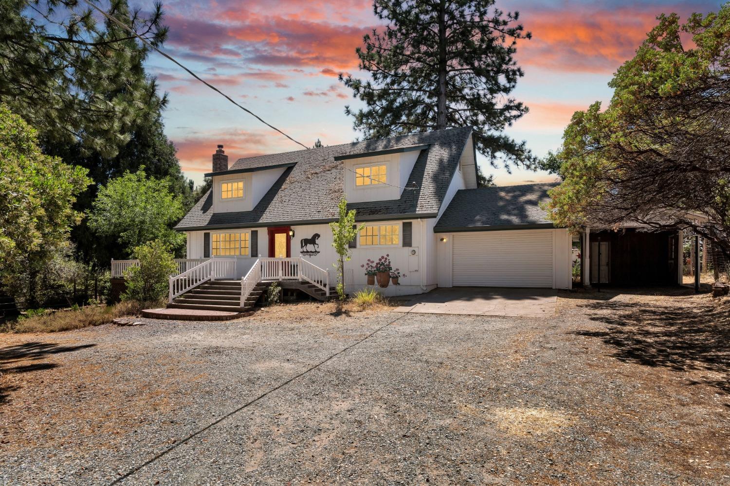 Photo of 10374 Tabeaud Rd in Pine Grove, CA